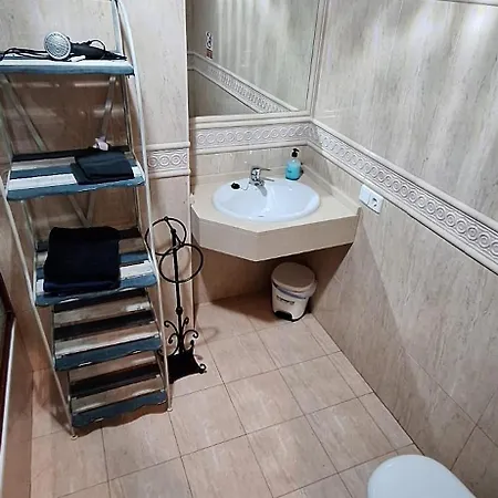 Casa 2 - Centro Benidorm- Solo Mayores De 30 Anos Y Familias *