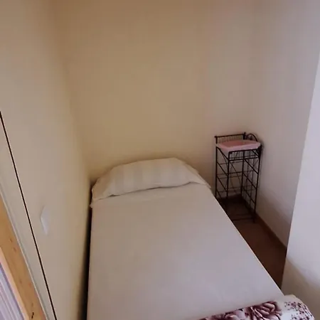 Casa 2 - Centro Benidorm- Solo Mayores De 30 Anos Y Familias Apartamento