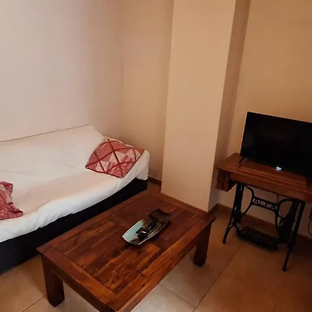 Casa 2 - Centro Benidorm- Solo Mayores De 30 Anos Y Familias Apartamento *