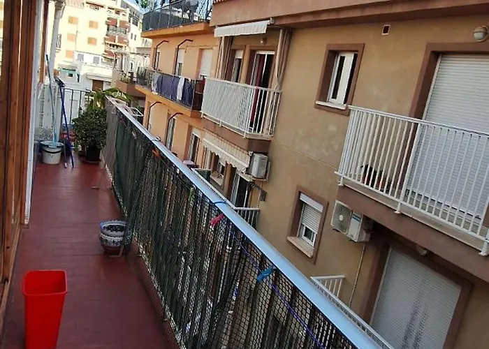 Casa 2 - Centro Benidorm- Solo Mayores De 30 Anos Y Familias *