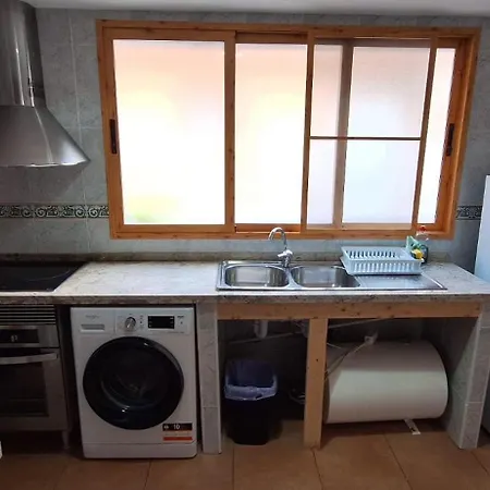 Casa 2 - Centro Benidorm- Solo Mayores De 30 Anos Y Familias